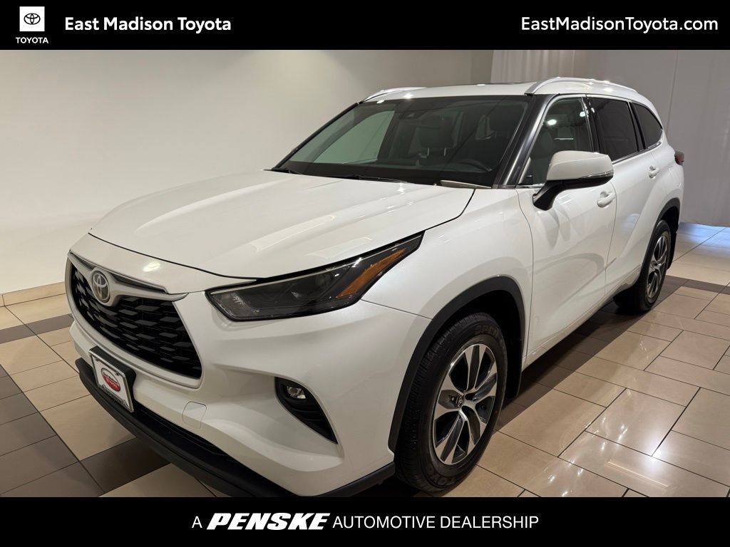 Thumbnail: 2022 Toyota Highlander - 1