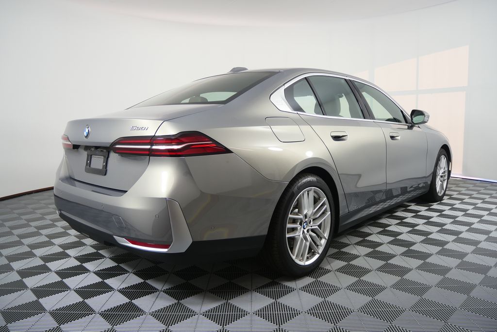Thumbnail: 2024 BMW 5 Series - 3