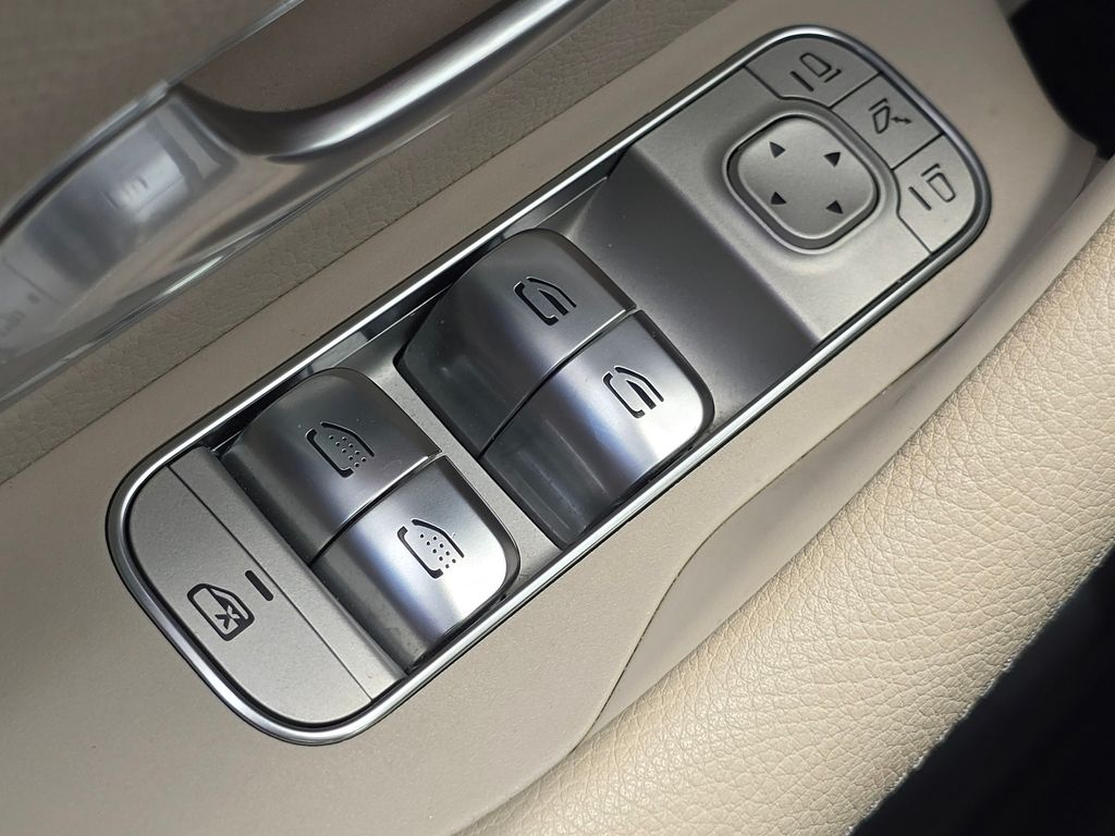 Certified Used 2025 Silver Mercedes-Benz GLS 450 image 28