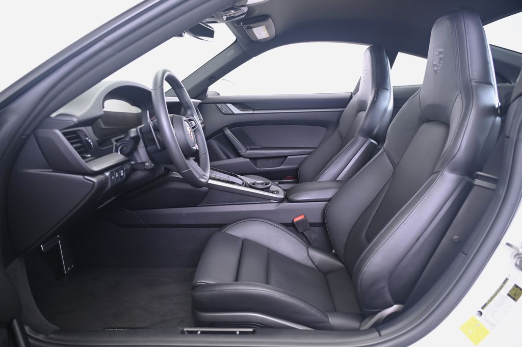 Thumbnail: 2025 Porsche 911 - 25