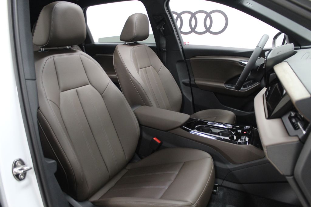 2025 Audi e-tron Premium 28