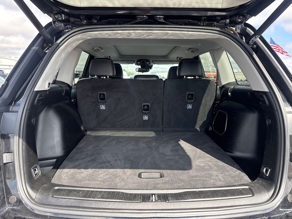 Used Car 2022 Jeep Grand Cherokee  Limited For Sale Under $30,000 In Austin, Texas