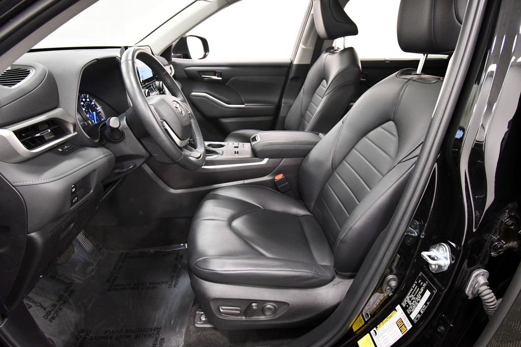 Used 2023 Toyota Highlander Hybrid SUV