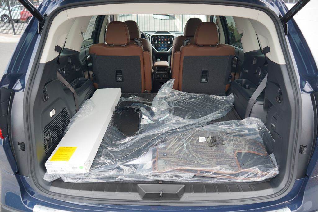 2025 Subaru Ascent Touring 11