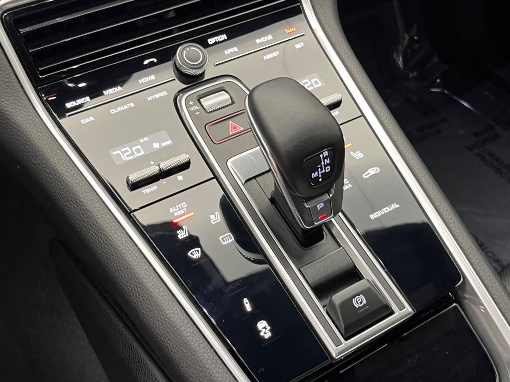2018 Porsche Panamera 4 17