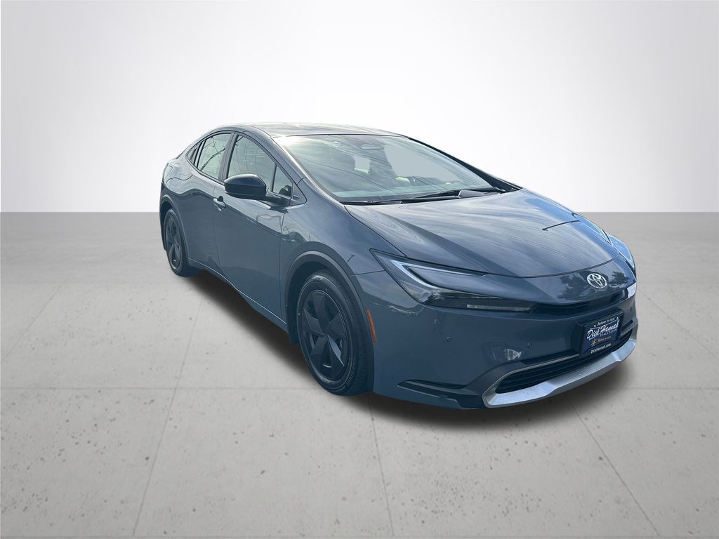 2026 Toyota Prius Plug-In Hybrid SE