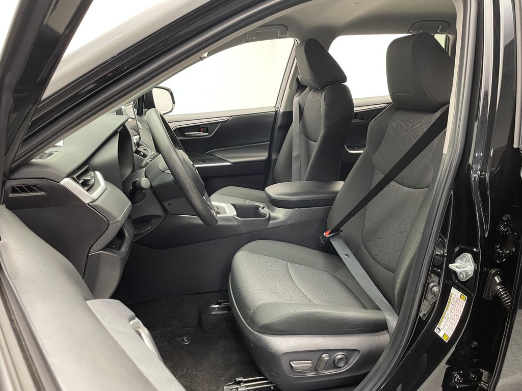 2024 Toyota RAV4 XLE 13
