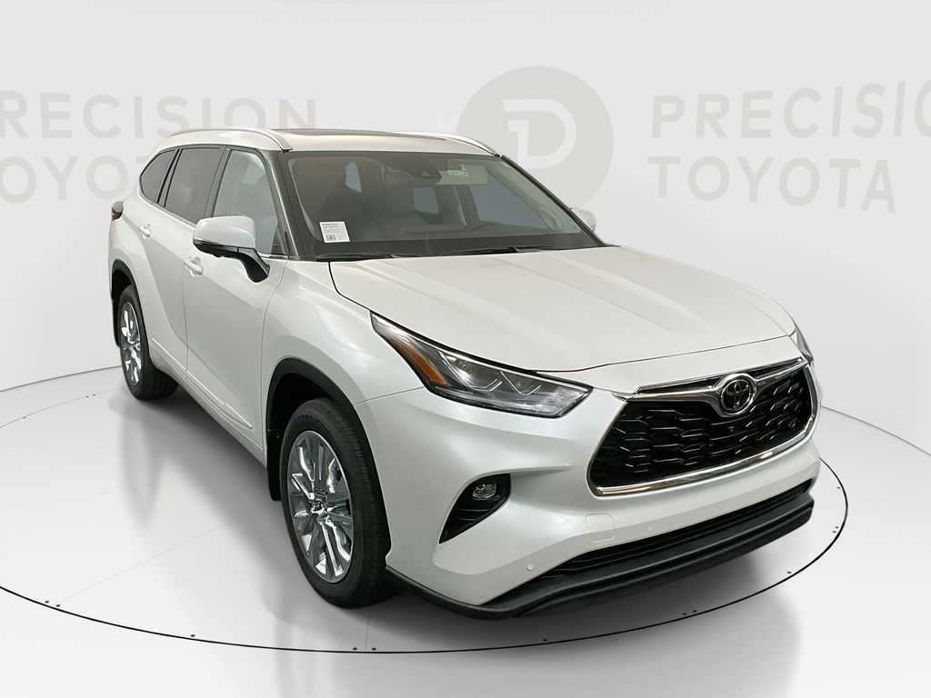 White (Wind Chill Pearl) 2026 Toyota Highlander SUV / Crossover All-Wheel Drive 8-Speed Automatic