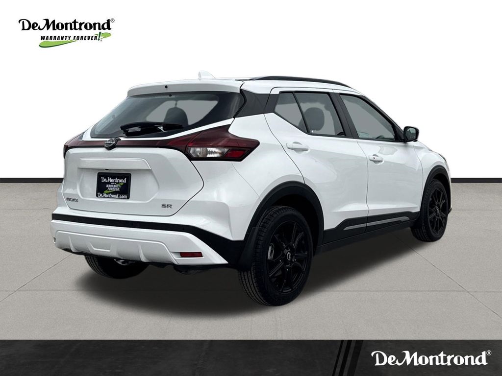 2023 Nissan Kicks SR - 4