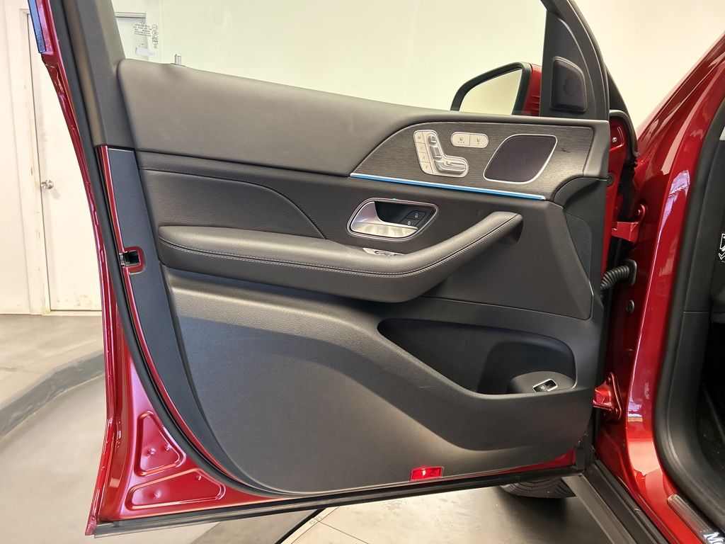 Thumbnail: 2025 Mercedes-Benz GLE - 11