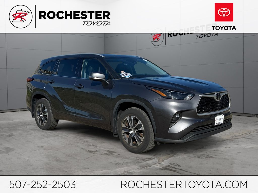 2022 Toyota Highlander XLE AWD