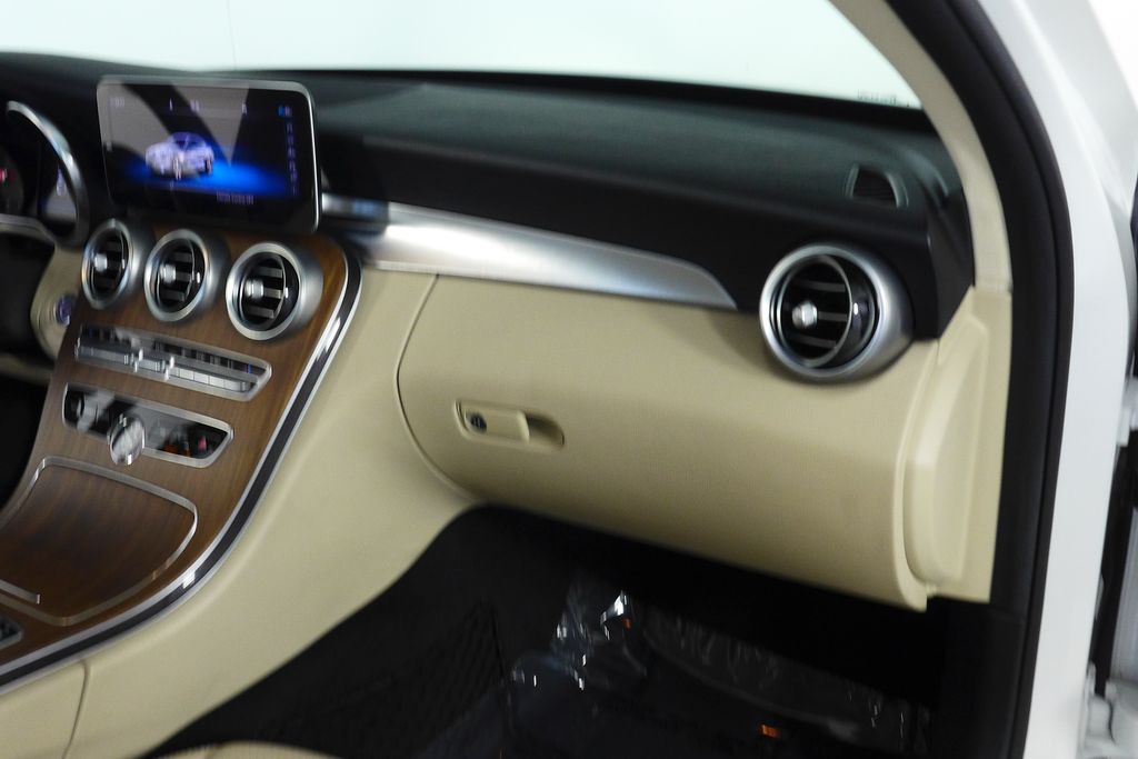Thumbnail: 2019 Mercedes-Benz C-Class - 14