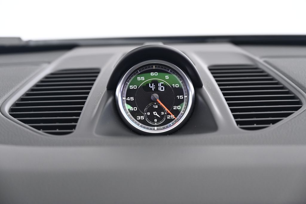 Thumbnail: 2013 Porsche 911 - 27