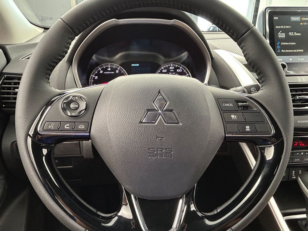 New 2026 Blue Metallic Mitsubishi SE image 31
