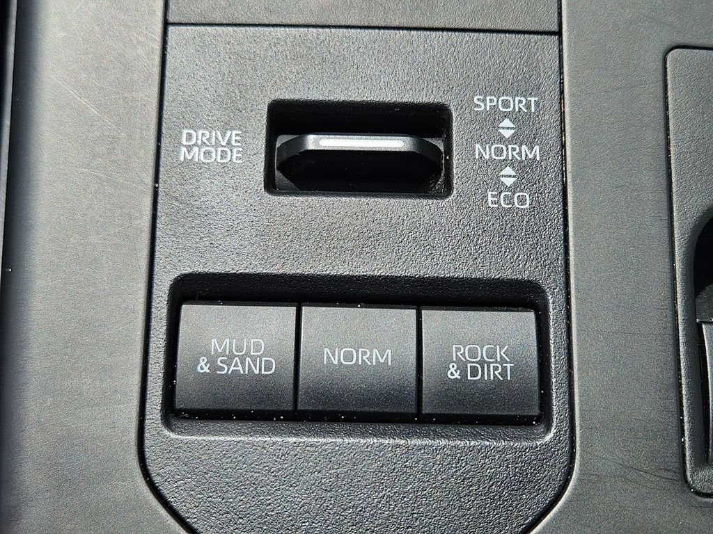Used Car 2024 Toyota Highlander  Le For Sale Under $35,000 In San Marcos, Texas
