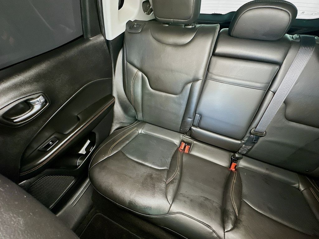 Used 2018 Gray Jeep Limited image 12