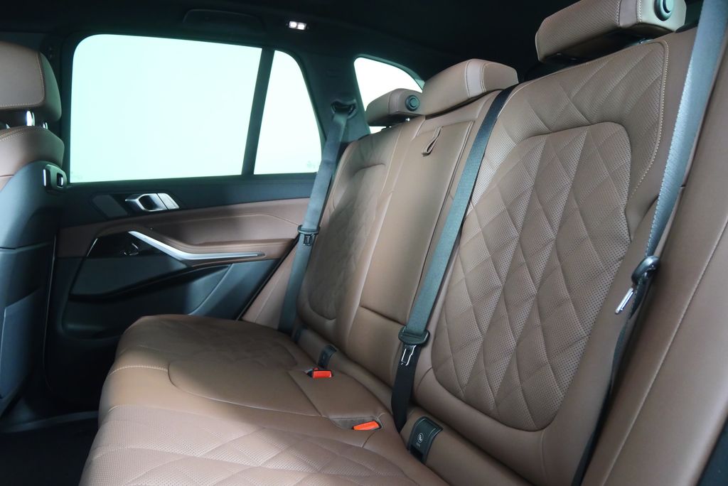 Thumbnail: 2026 BMW X5 - 16