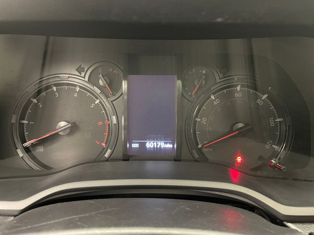 2022 Toyota 4Runner SR5 24
