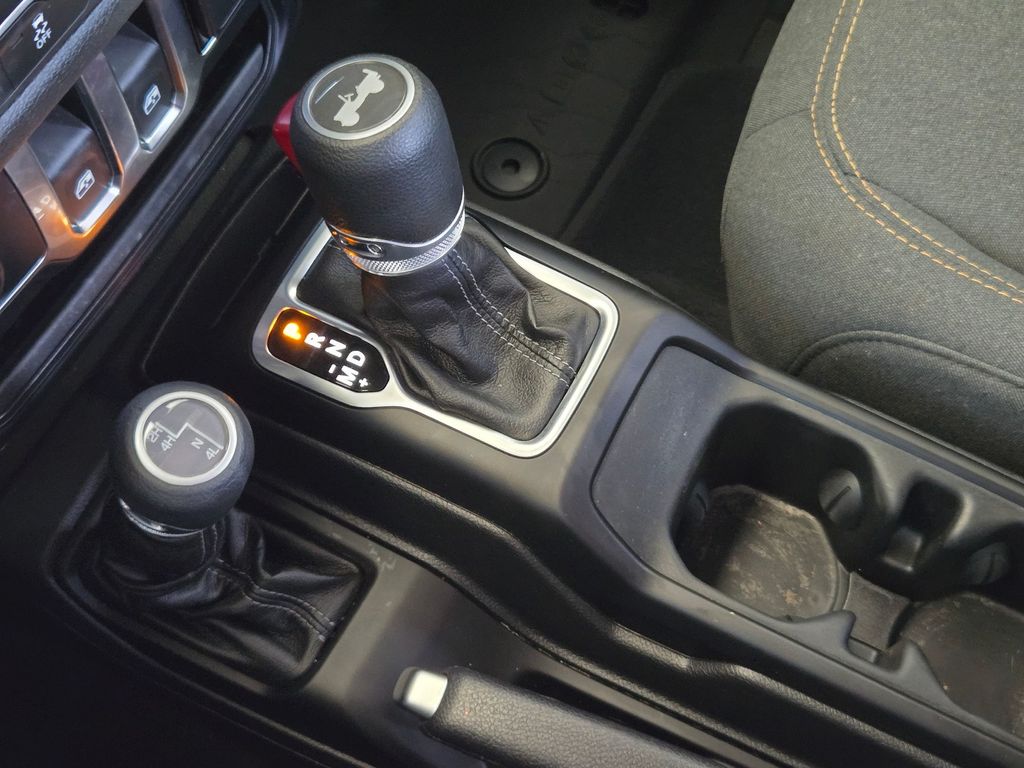 Used 2025 Jeep Wrangler SUV