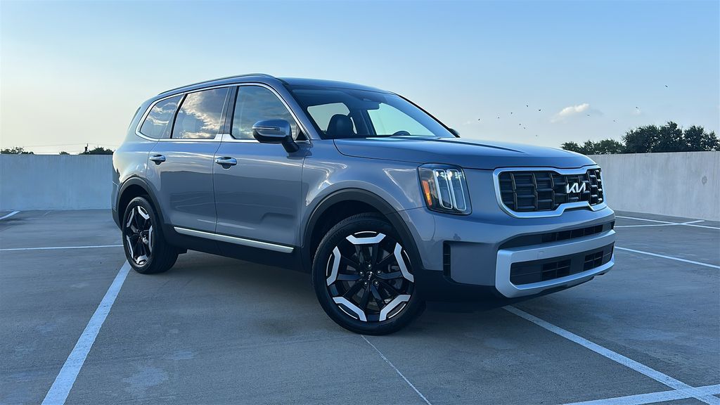 2025 Kia Telluride S Silver at Legacy Ford
