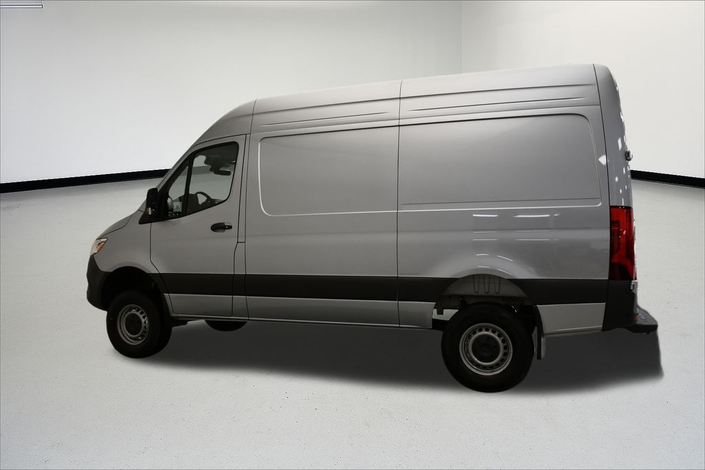 Thumbnail: 2025 Mercedes-Benz Sprinter - 5