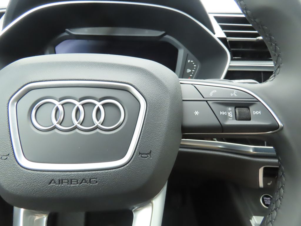 Thumbnail: 2025 Audi Q3 - 13