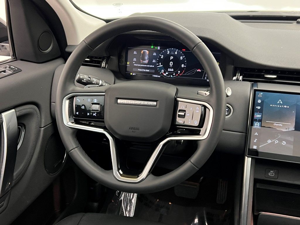 Thumbnail: 2024 Land Rover Discovery Sport - 19