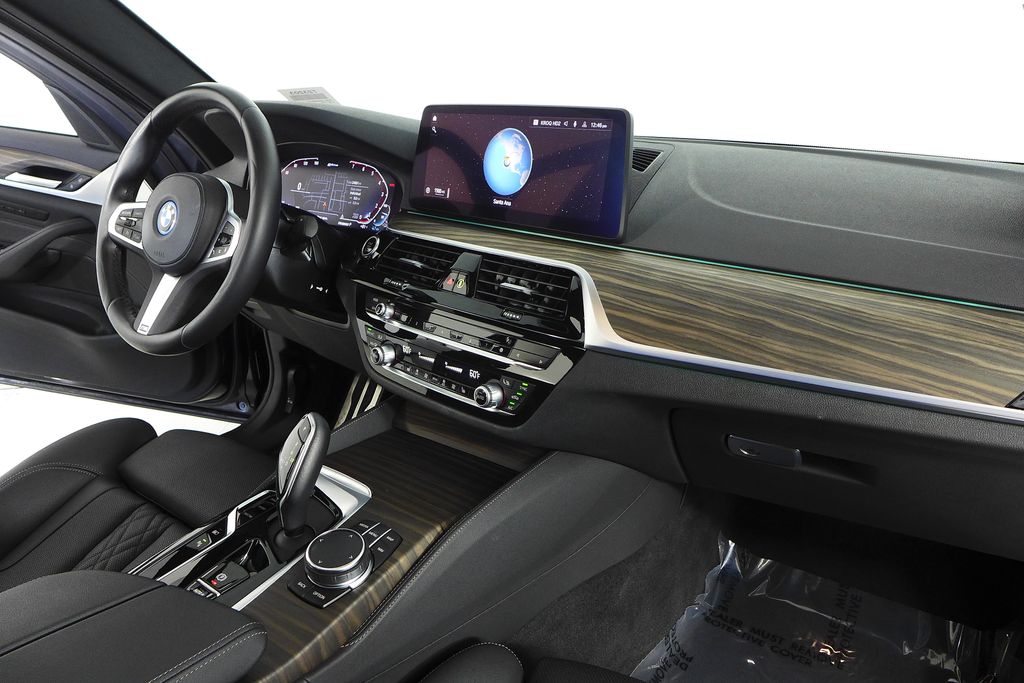 Thumbnail: 2023 BMW 5 Series - 13
