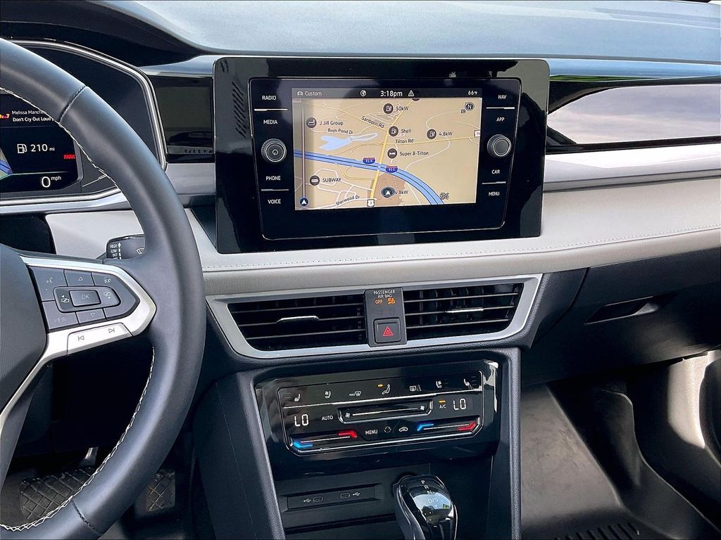 2025 Volkswagen Taos — photo 17