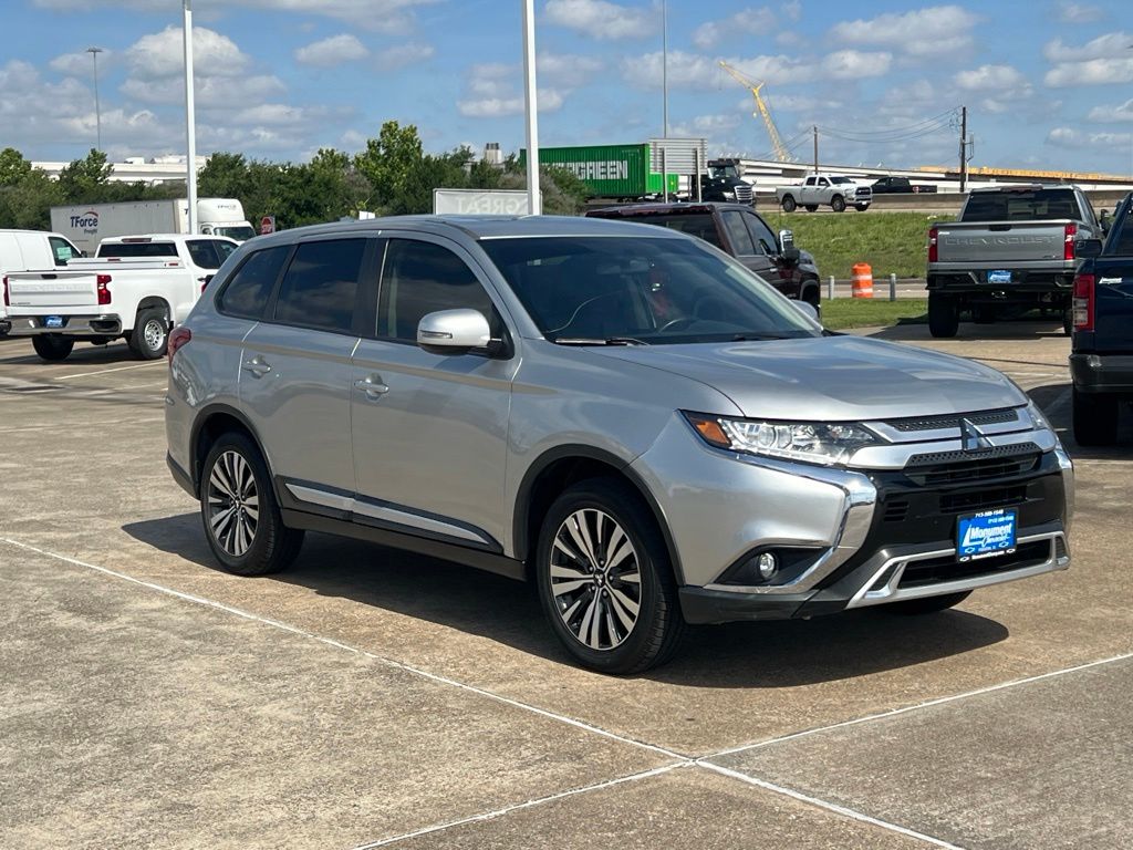 2019 Mitsubishi Outlander SE - 3