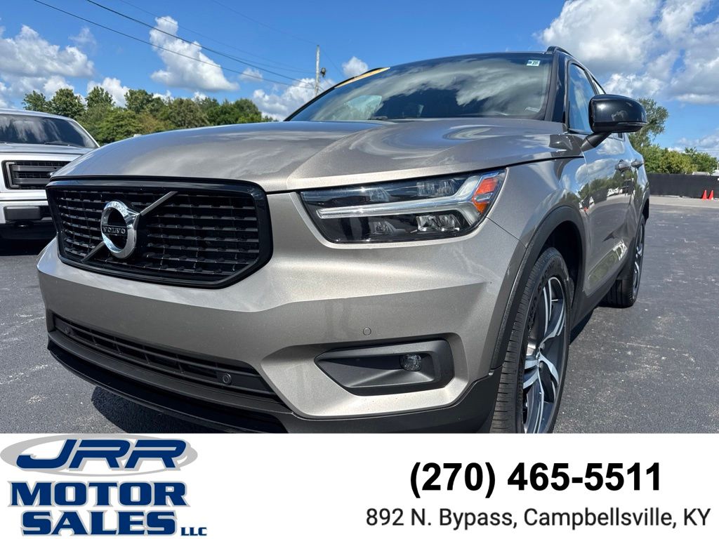 Gray 2022 Volvo XC40 SUV / Crossover All-Wheel Drive Automatic