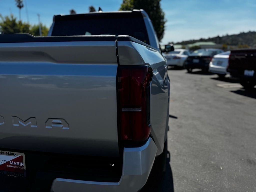 2025 Toyota Tacoma SR5 Double Cab photo 4