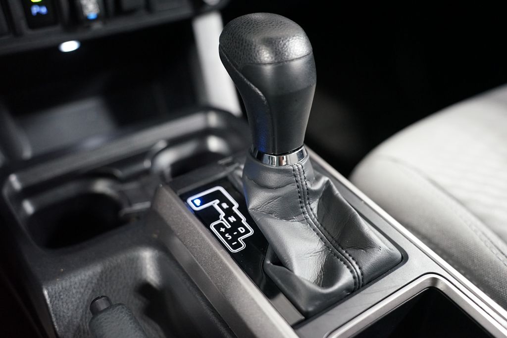 2022 Toyota Tacoma SR5 23