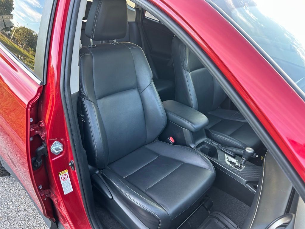 Thumbnail: 2015 Toyota RAV4 - 15