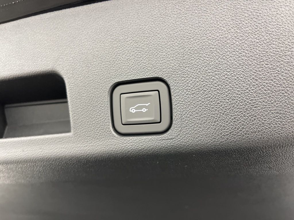 Thumbnail: 2026 Chevrolet Traverse - 23