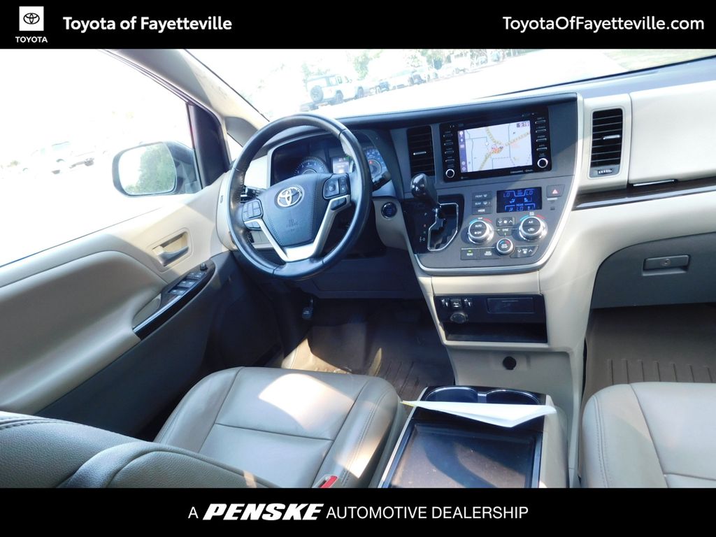 Thumbnail: 2020 Toyota Sienna - 2