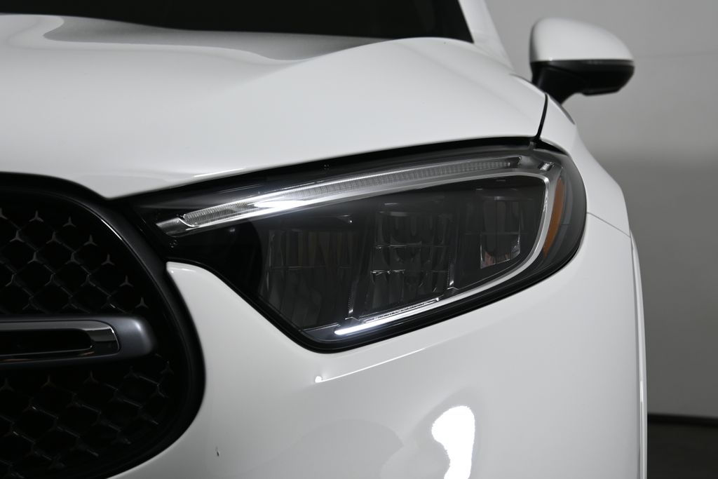 Thumbnail: 2025 Mercedes-Benz GLC - 10