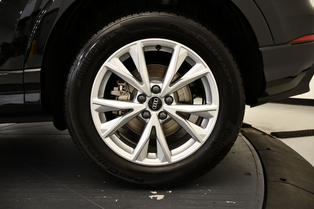 Thumbnail: 2025 Audi Q3 - 15