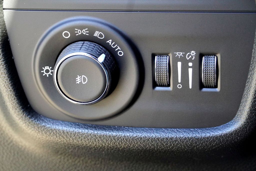 New Car 2025 Jeep Grand Cherokee L  Limited For Sale Under $50,000 In Taylor, Texas