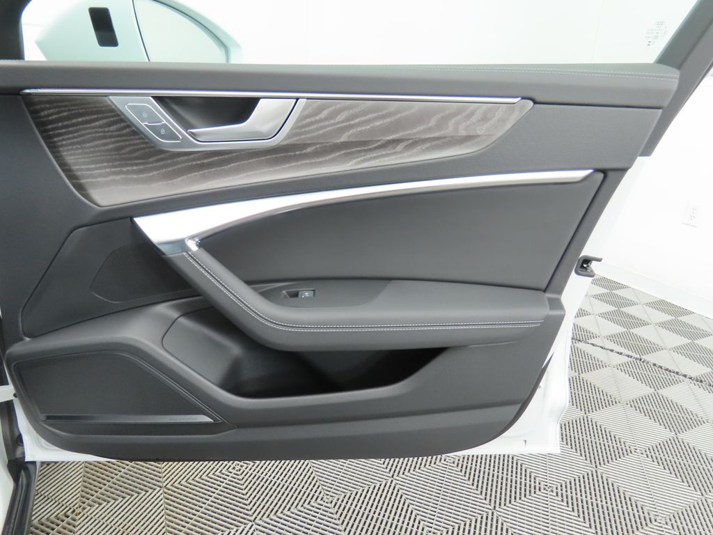 Thumbnail: 2025 Audi A6 - 25