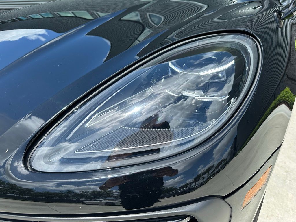 2022 Porsche Macan  13
