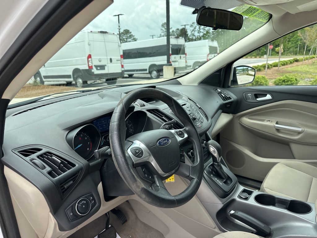 2014 Oxford White Ford Escape SE 4X4 SUV