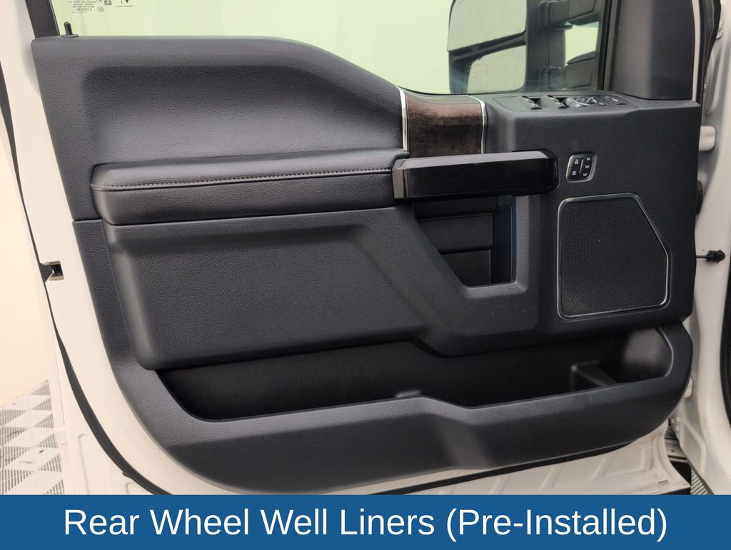 Used 2022 White Ford Lariat image 33