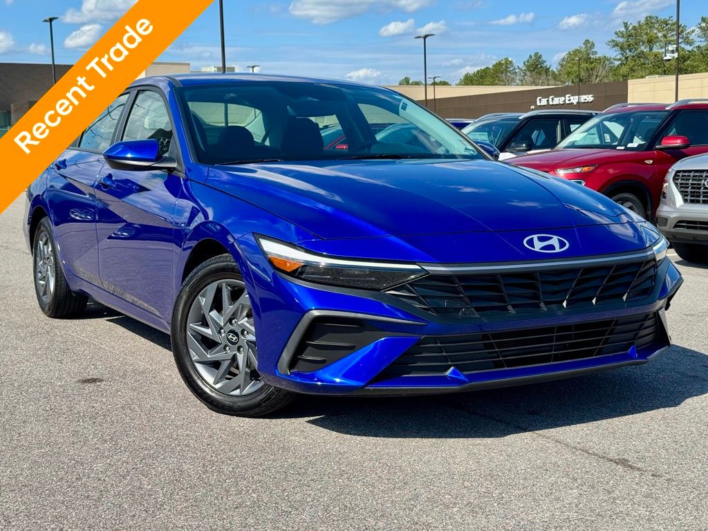 2024 Hyundai Elantra SEL FWD