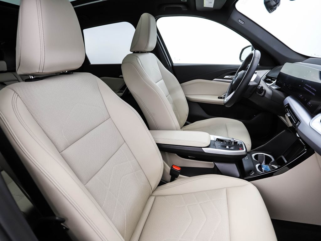 Thumbnail: 2023 BMW X1 - 31