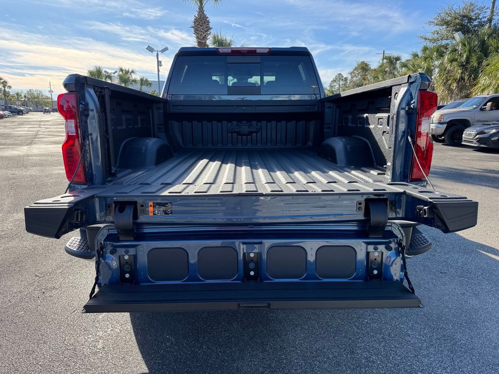 2025 Chevrolet Silverado 2500HD LT 12