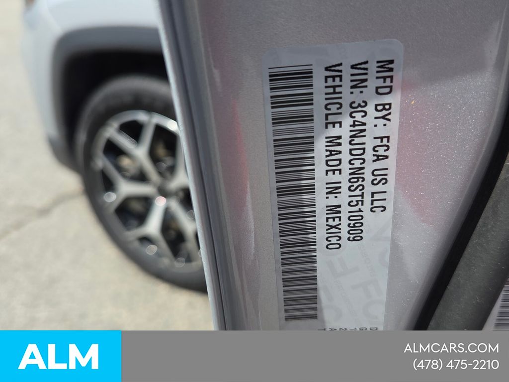 Used 2025 Silver Jeep Limited image 8