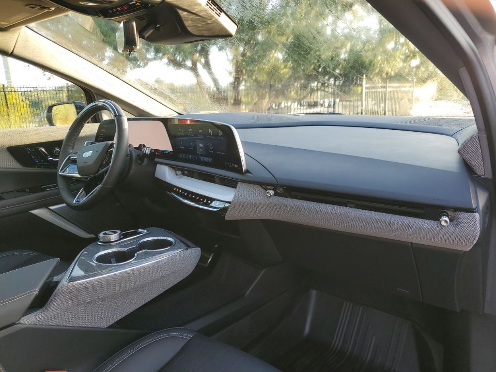 Used Car 2025 Cadillac Optiq  Sport 2 For Sale Under $50,000 In Austin, Texas
