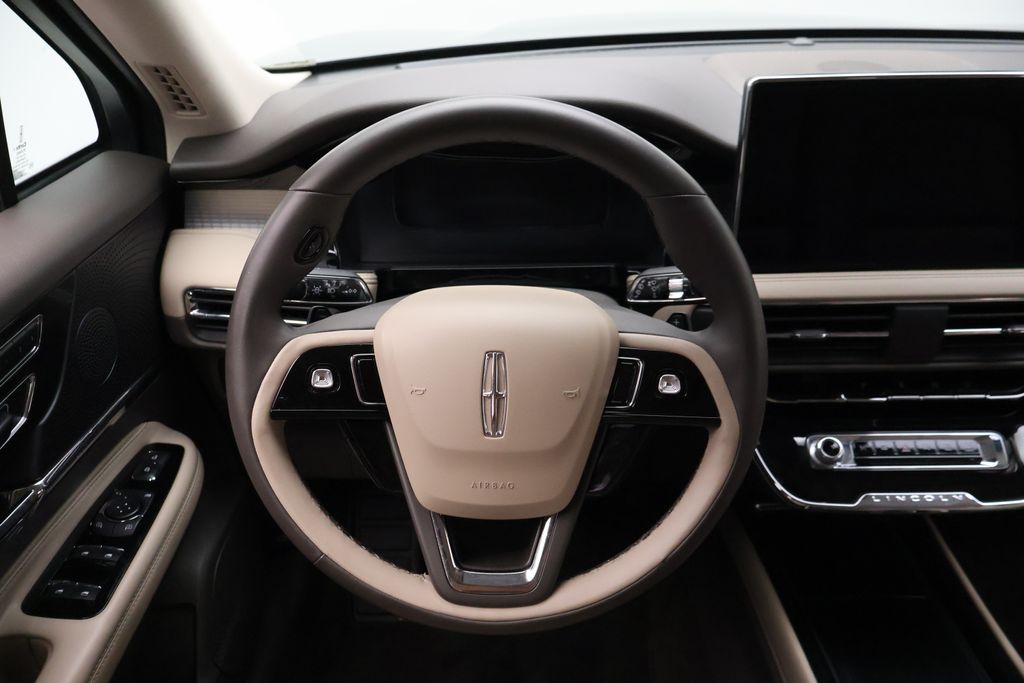 Thumbnail: 2023 Lincoln Corsair - 23