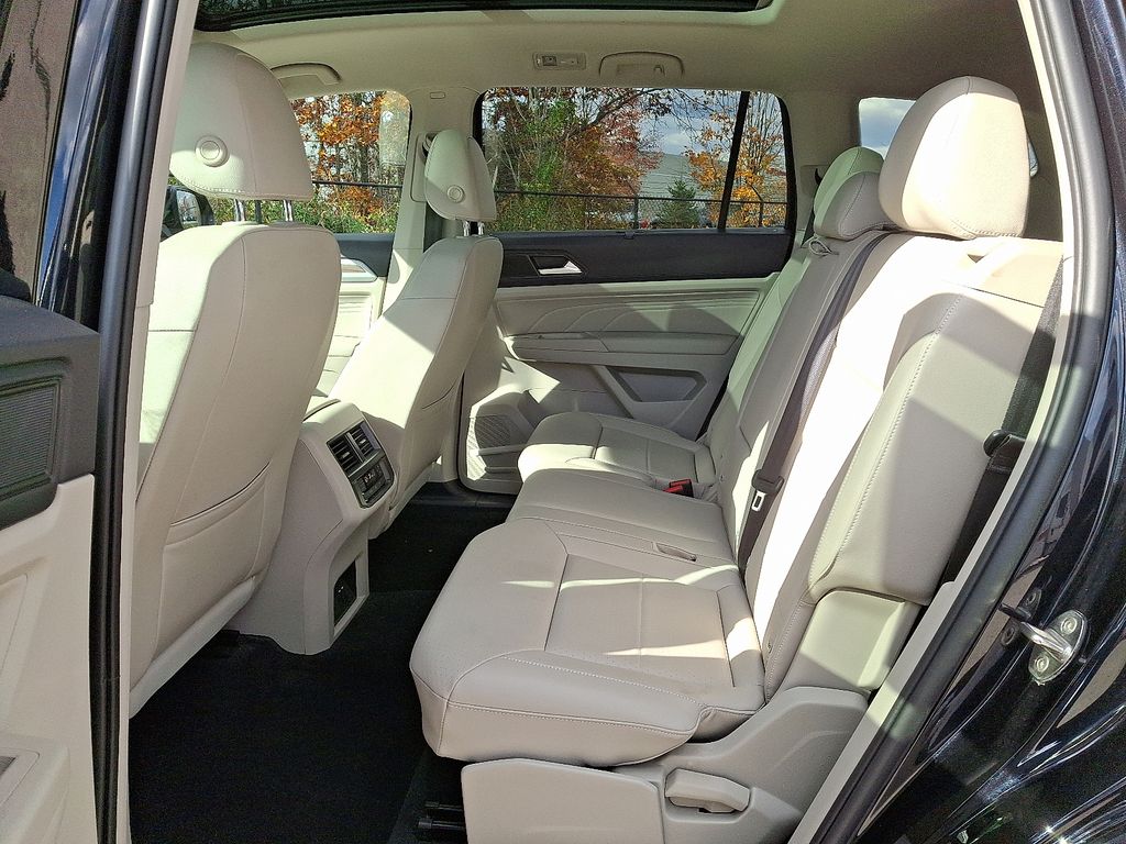 Thumbnail: 2022 Volkswagen Atlas - 10